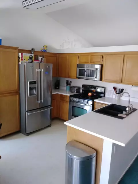 3740 Lyons Dr, Rosamond, CA 93560 photo 4