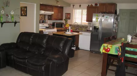 2019 Lumber St W, Lancaster, CA 93536 photo 4