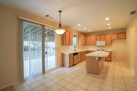 3946 Sunkist St, Palmdale, CA 93551 photo 17