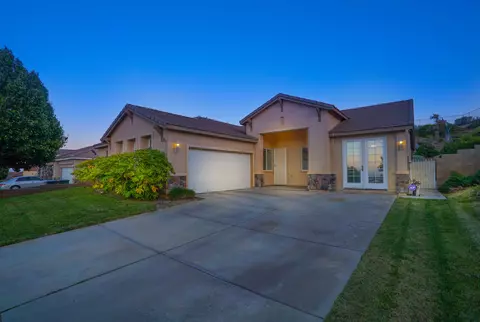 3946 Sunkist St, Palmdale, CA 93551 photo 2