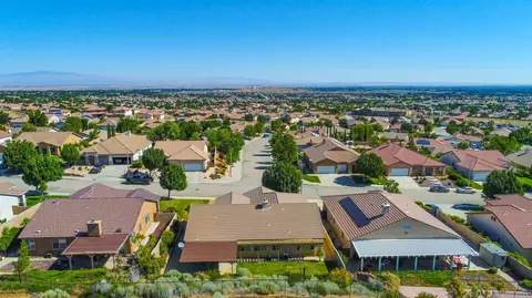 3946 Sunkist St, Palmdale, CA 93551 photo 7