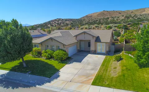 3946 Sunkist St, Palmdale, CA 93551 photo 1