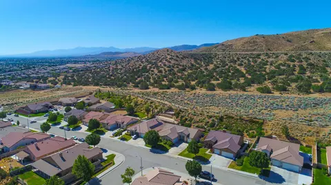 3946 Sunkist St, Palmdale, CA 93551 photo 8