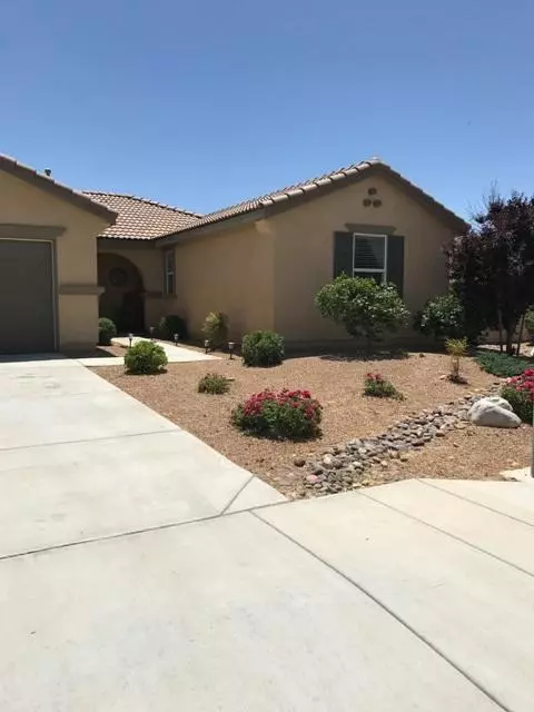 3312 James Ct, Lancaster, CA 93535 photo 2