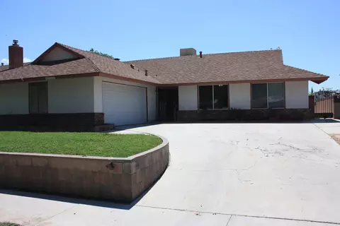 45123 Lorimer Ave, Lancaster, CA 93534 photo 2