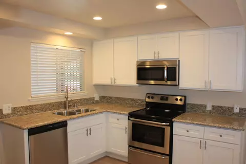 45123 Lorimer Ave, Lancaster, CA 93534 photo 3