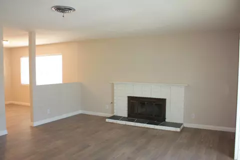 45123 Lorimer Ave, Lancaster, CA 93534 photo 8