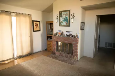 36947 Stratford Dr, Palmdale, CA 93552 photo 3