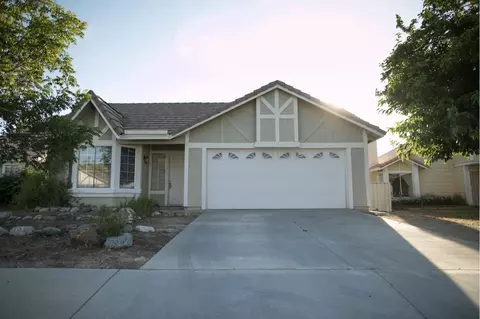 36947 Stratford Dr, Palmdale, CA 93552 photo 1