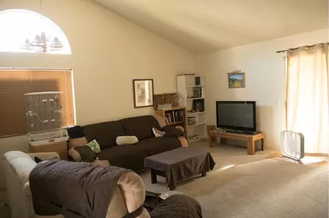 36947 Stratford Dr, Palmdale, CA 93552 photo 2