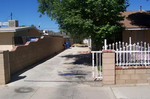 44623 Date Ave, Lancaster, CA 93534 photo 2