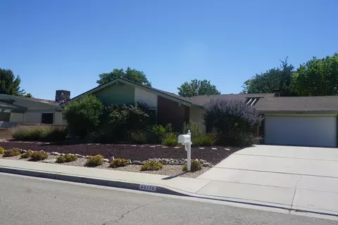 43770 Sentry Ln, Lancaster, CA 93536 photo 1