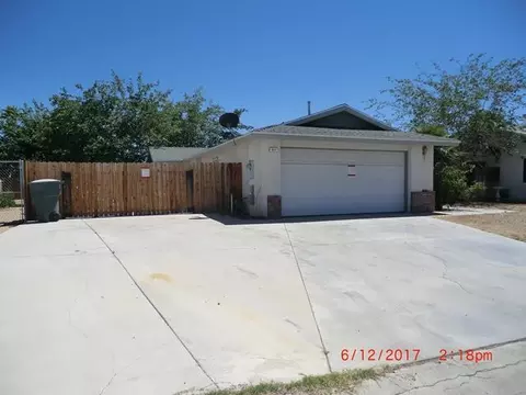 811 Walker Ln, Ridgecrest, CA 93555 photo 3