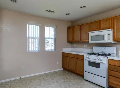 3032 Newgrove St E, Lancaster, CA 93535 photo 9