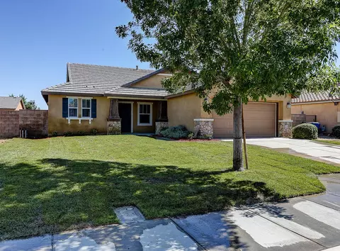 3032 Newgrove St E, Lancaster, CA 93535 photo 1