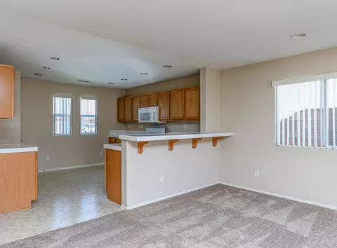 3032 Newgrove St E, Lancaster, CA 93535 photo 8