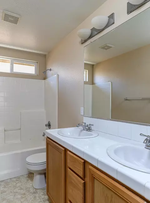 3032 Newgrove St E, Lancaster, CA 93535 photo 16