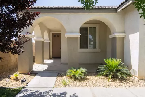2326 Lingard St E, Lancaster, CA 93535 photo 2
