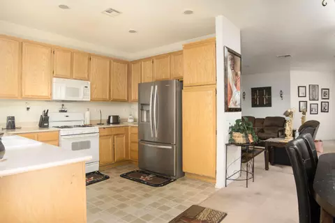2326 Lingard St E, Lancaster, CA 93535 photo 5