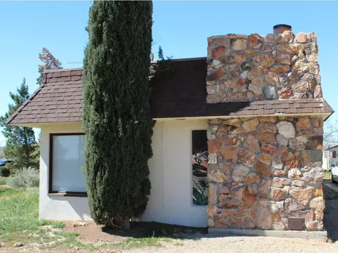 3585 Backus Rd, Mojave, CA 93501 photo 2