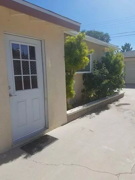 37511 5th St E, Palmdale, CA 93550 photo 1