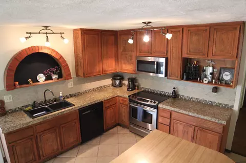 44632 Benald St, Lancaster, CA 93535 photo 24