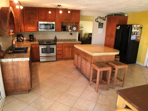 44632 Benald St, Lancaster, CA 93535 photo 21