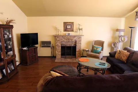 44632 Benald St, Lancaster, CA 93535 photo 7