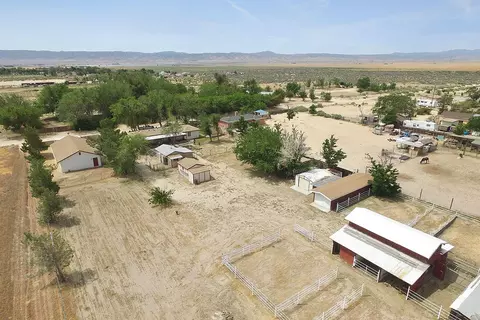 9227 Avenue E8 W, Lancaster, CA 93536 photo 4