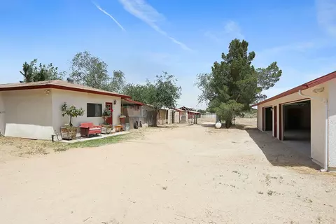 9227 Avenue E8 W, Lancaster, CA 93536 photo 9