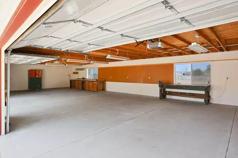 9227 Avenue E8 W, Lancaster, CA 93536 photo 10