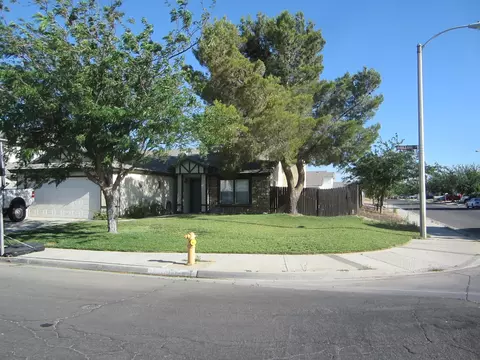 2316 Kildare St E, Lancaster, CA 93535 photo 2