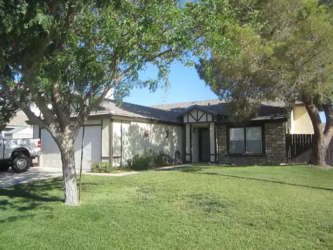2316 Kildare St E, Lancaster, CA 93535 photo 1
