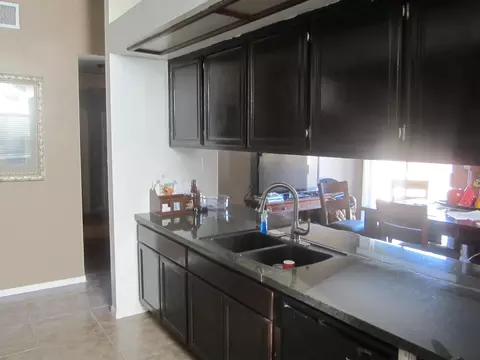 2316 Kildare St E, Lancaster, CA 93535 photo 12
