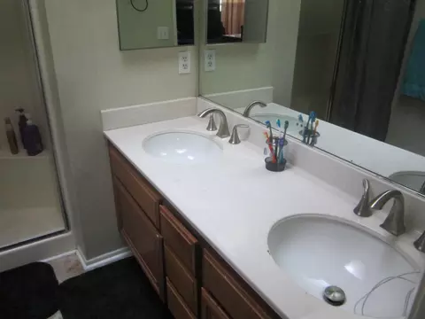 2316 Kildare St E, Lancaster, CA 93535 photo 8