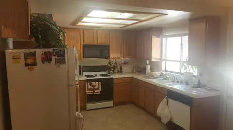 43615 6th St E, Lancaster, CA 93535 photo 3