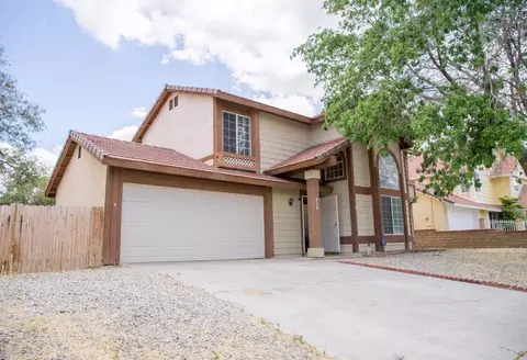 210 Avenue R3 E, Palmdale, CA 93550 photo 1