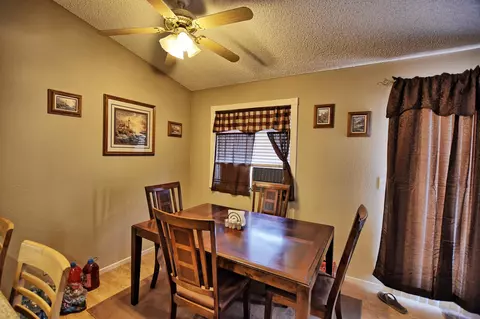 1329 Weber Way, Lancaster, CA 93535 photo 10