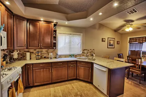 1329 Weber Way, Lancaster, CA 93535 photo 8