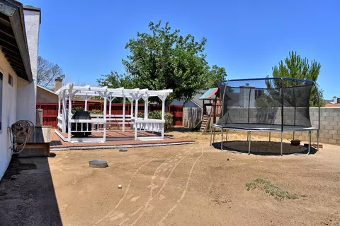 1329 Weber Way, Lancaster, CA 93535 photo 19