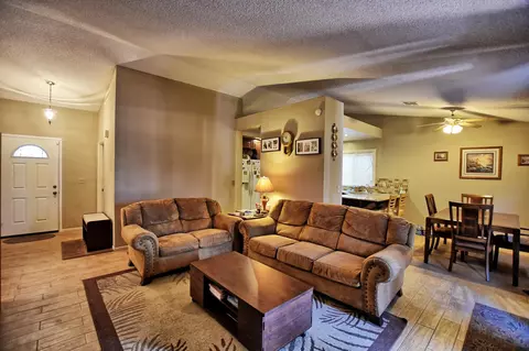 1329 Weber Way, Lancaster, CA 93535 photo 5