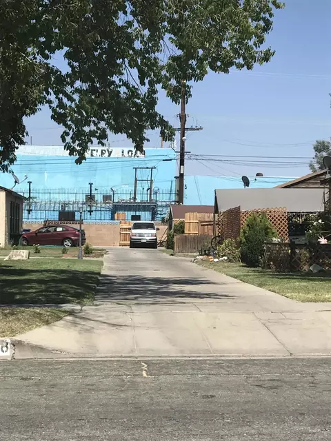44616 Beech Ave, Lancaster, CA 93534 photo 3