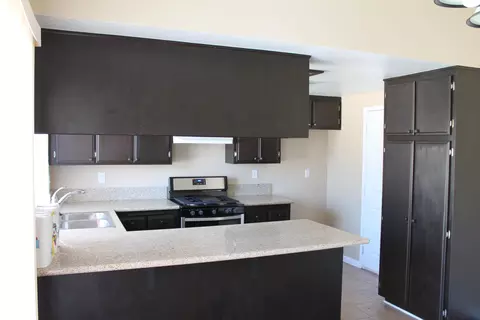 37729 Thisbe Ct, Palmdale, CA 93550 photo 3