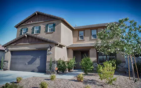 3568 Topaz Ln, Lancaster, CA 93535 photo 2