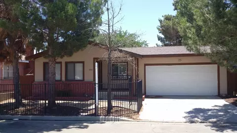 1852 Park Cir Dr, Lancaster, CA 93535 photo 1