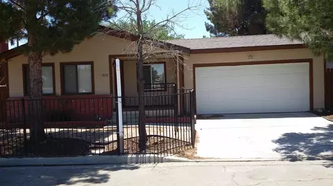 1852 Park Cir Dr, Lancaster, CA 93535 photo 2