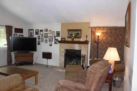 1139 Morven St, Lancaster, CA 93535 photo 2