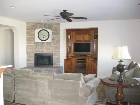 1007 Carolyn Ln, Tehachapi, CA 93561 photo 5