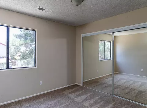 542 Jackman St E, Lancaster, CA 93535 photo 17