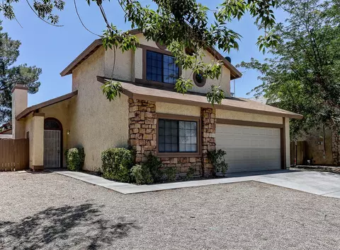 542 Jackman St E, Lancaster, CA 93535 photo 1
